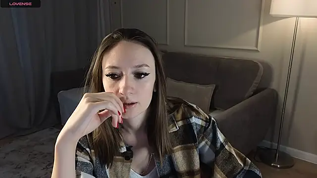 cutienaughtygirl online show from November 19, 2025, 8:25 am