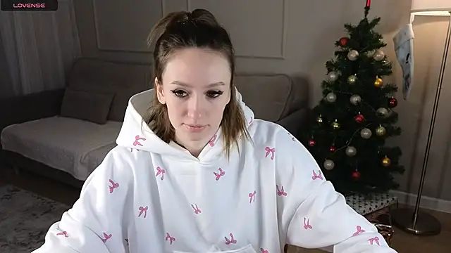 cutienaughtygirl online show from January 15, 2026, 7:02 am