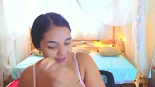 loreaniss online show from November 10, 2025, 7:57 pm