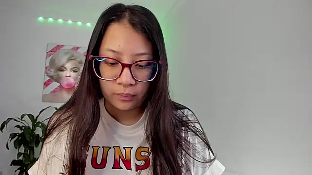 Snapshot of rouse_red chatting on September 14, 2025, 1:32 pm rouse red online show from September 14, 2025, 1:32 pm