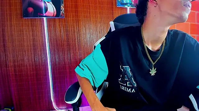 Snapshot of briamhoconor_xh chatting on February 14, 2026, 4:48 pm briamhoconor xh online show from February 14, 2026, 4:48 pm