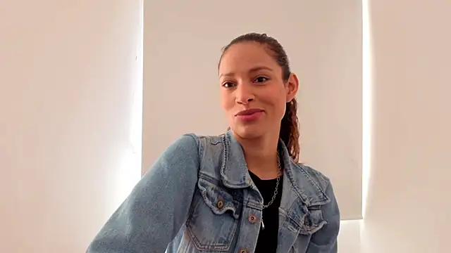 SofiaDelicia online show from December 21, 2025, 3:41 pm