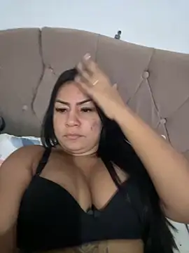 julianamascarada online show from October 21, 2025, 12:44 am