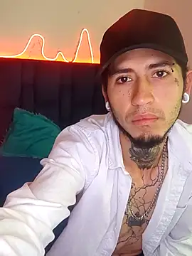 Snapshot of Tattoboy19cm chatting on September 12, 2025, 1:44 pm Tattoboy19cm online show from September 12, 2025, 1:44 pm