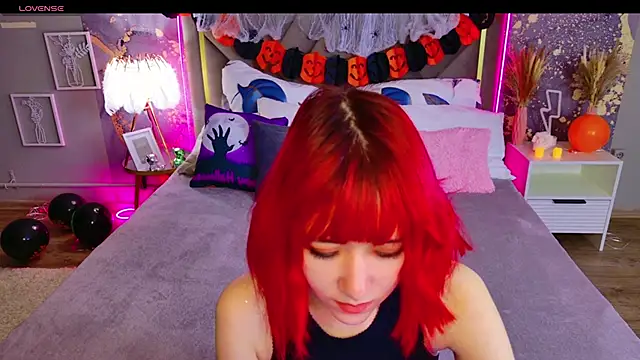 Ketrin Jones online show from October 25, 2025, 5:04 am