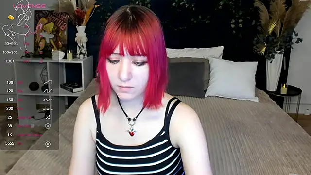 Ketrin Jones online show from November 8, 2025, 3:23 pm