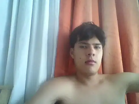 Snapshot of dani_titan320 chatting on October 10, 2025, 8:19 pm dani titan320 online show from October 10, 2025, 8:19 pm