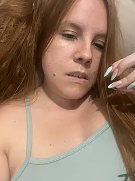 Snapshot of Lazinha18 chatting on November 17, 2025, 2:39 am Lazinha18 online show from November 17, 2025, 2:39 am