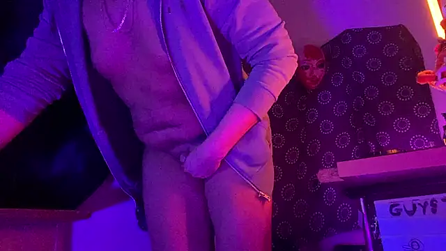 DjDiCKmannOnE online show from February 3, 2026, 2:53 am