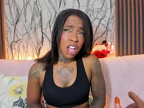 Pauline Fox online show from December 17, 2025, 2:50 am