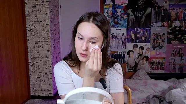 LucyRose3 online show from December 17, 2025, 3:07 pm