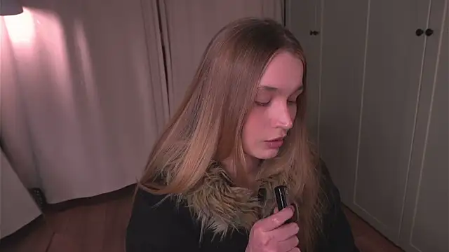 lisa schiele online show from March 13, 2026, 8:15 pm