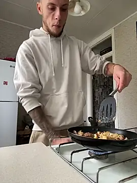 PUER4IK online show from October 31, 2025, 9:10 am