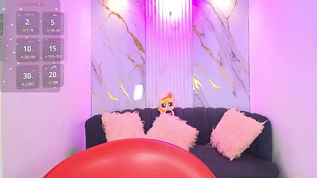 Snapshot of Mhiaa_Sweet chatting on January 15, 2026, 12:10 pm Mhiaa Sweet online show from January 15, 2026, 12:10 pm