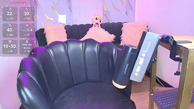 Snapshot of Mhiaa_Sweet chatting on January 17, 2026, 12:21 pm Mhiaa Sweet online show from January 17, 2026, 12:21 pm