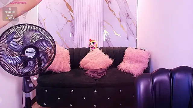 Snapshot of Mhiaa_Sweet chatting on February 20, 2026, 12:05 pm Mhiaa Sweet online show from February 20, 2026, 12:05 pm