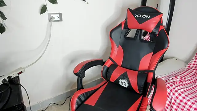 Snapshot of axel_rousse2 chatting on November 18, 2025, 11:15 pm axel rousse2 online show from November 18, 2025, 11:15 pm