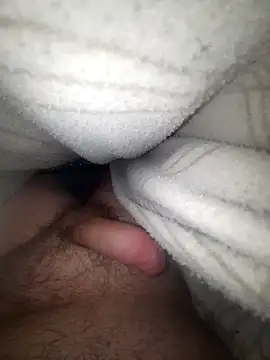 blueeyesss online show from October 26, 2025, 1:00 am