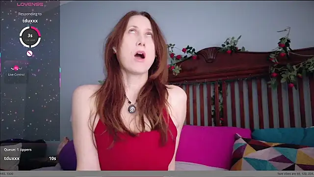 Snapshot of MommyGoddessL chatting on February 10, 2026, 6:01 pm MommyGoddessL online show from February 10, 2026, 6:01 pm