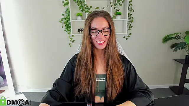 Agnes Wells online show from November 6, 2025, 9:21 am