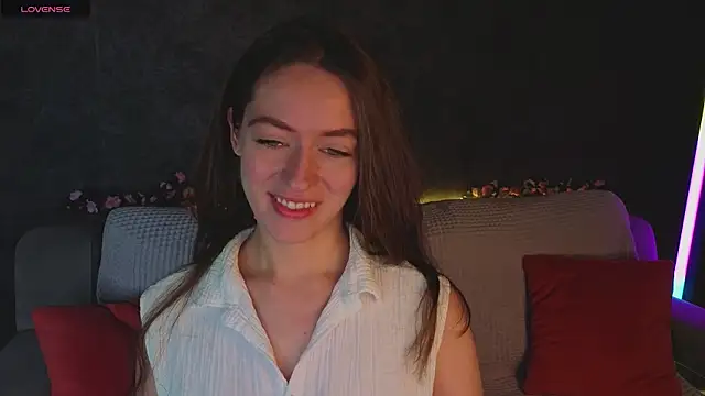Snapshot of Agnes_Wells chatting on June 6, 2026, 1:11 am Agnes Wells online show from June 6, 2026, 1:11 am