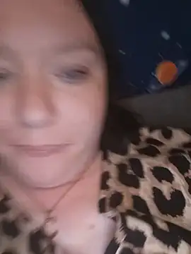 Feuchtekitty92xh online show from October 18, 2025, 5:57 pm