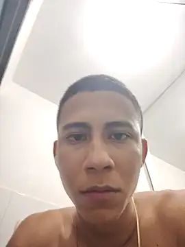 Snapshot of Davig4 chatting on September 15, 2025, 11:27 pm Davig4 online show from September 15, 2025, 11:27 pm