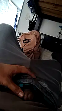 Snapshot of Davig4 chatting on September 19, 2025, 10:32 pm Davig4 online show from September 19, 2025, 10:32 pm