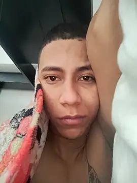 Snapshot of Davig4 chatting on October 6, 2025, 2:25 pm Davig4 online show from October 6, 2025, 2:25 pm