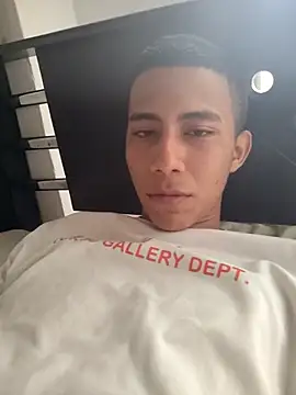 Snapshot of Davig4 chatting on October 10, 2025, 5:56 pm Davig4 online show from October 10, 2025, 5:56 pm