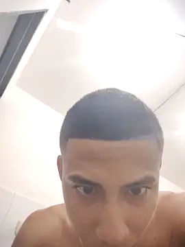 Snapshot of Davig4 chatting on October 25, 2025, 3:29 pm Davig4 online show from October 25, 2025, 3:29 pm