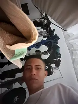 Snapshot of Davig4 chatting on October 27, 2025, 2:59 am Davig4 online show from October 27, 2025, 2:59 am