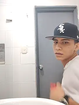 Snapshot of Davig4 chatting on November 3, 2025, 1:56 pm Davig4 online show from November 3, 2025, 1:56 pm