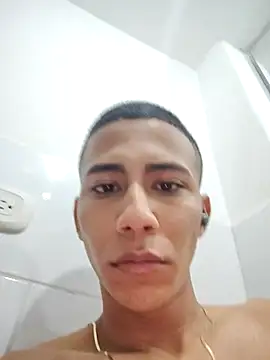 Snapshot of Davig4 chatting on November 16, 2025, 1:28 pm Davig4 online show from November 16, 2025, 1:28 pm