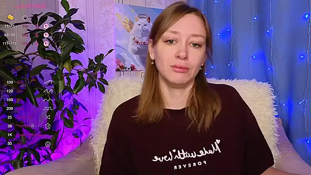 evashiny  online show from January 6, 2026, 3:32 am