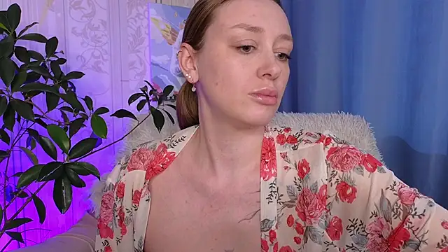 Snapshot of evashiny_ chatting on April 27, 2026, 3:59 am evashiny online show from April 27, 2026, 3:59 am
