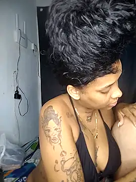 Snapshot of Vale_Nikol21 chatting on April 10, 2026, 12:05 am Vale Nikol21 online show from April 10, 2026, 12:05 am