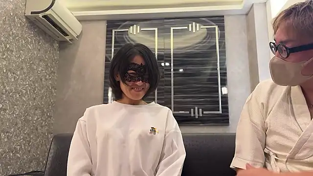 21yuri27 online show from October 2, 2025, 2:02 pm