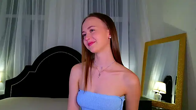Snapshot of CarolinePorton chatting on October 15, 2025, 3:23 pm CarolinePorton online show from October 15, 2025, 3:23 pm