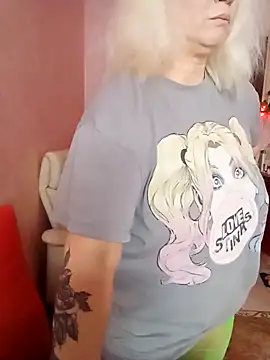 Snapshot of SquirtMilf00 chatting on February 15, 2026, 3:14 am SquirtMilf00 online show from February 15, 2026, 3:14 am