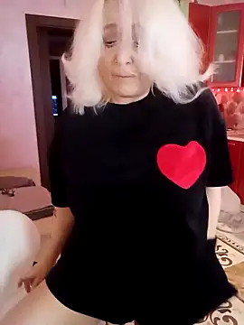 Snapshot of SquirtMilf00 chatting on March 4, 2026, 3:01 am SquirtMilf00 online show from March 4, 2026, 3:01 am