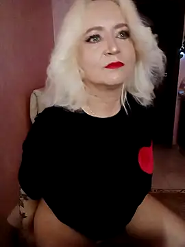 Snapshot of SquirtMilf00 chatting on March 5, 2026, 3:02 am SquirtMilf00 online show from March 5, 2026, 3:02 am