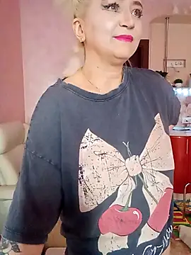 Snapshot of SquirtMilf00 chatting on March 11, 2026, 4:18 am SquirtMilf00 online show from March 11, 2026, 4:18 am