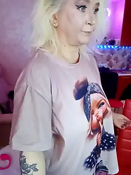 Snapshot of SquirtMilf00 chatting on March 22, 2026, 3:21 am SquirtMilf00 online show from March 22, 2026, 3:21 am