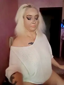 Snapshot of SquirtMilf00 chatting on March 31, 2026, 3:19 am SquirtMilf00 online show from March 31, 2026, 3:19 am