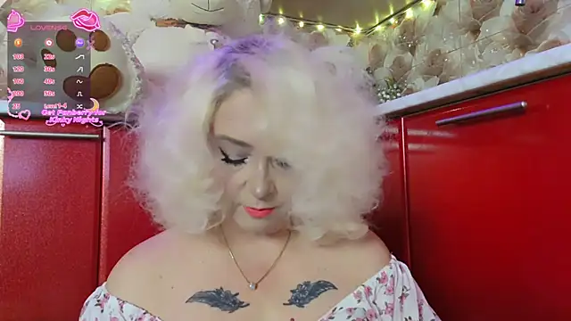 Snapshot of SquirtMilf00 chatting on April 15, 2026, 2:51 am SquirtMilf00 online show from April 15, 2026, 2:51 am