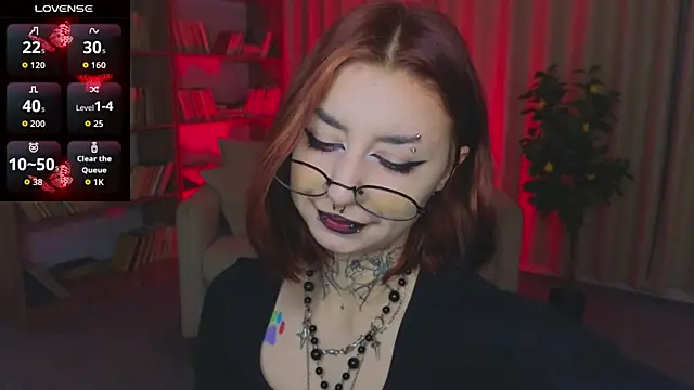 Snapshot of Mistress__Marcelline chatting on June 26, 2026, 1:54 am Mistress Marcelline online show from June 26, 2026, 1:54 am
