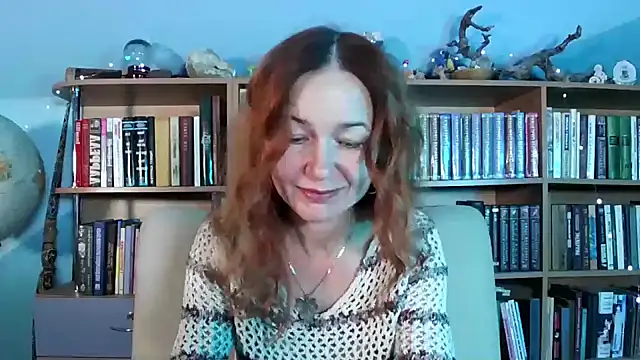 Foxilady357 online show from December 4, 2025, 1:53 pm