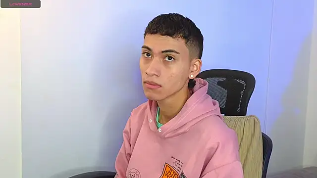 yulian vasquez online show from October 1, 2025, 12:22 pm