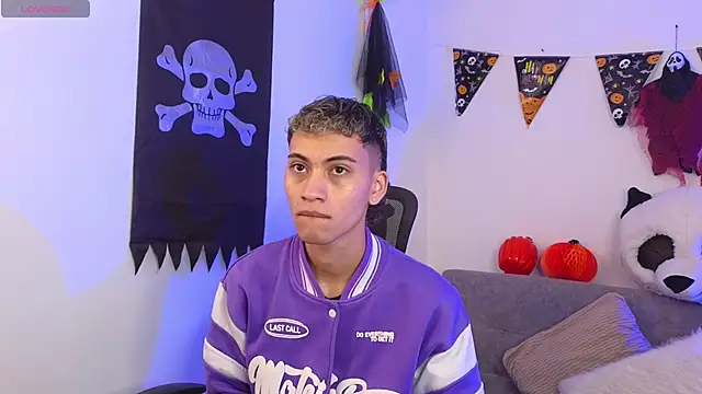 yulian vasquez online show from October 27, 2025, 12:20 pm